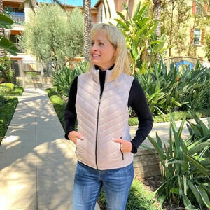 Packable Puffer Vest  Taupe/Mocha Front Zip Closure Side Pockets Quilted